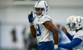 Cautious Colts don't want Andrew Luck to follow Kevin Durant's path